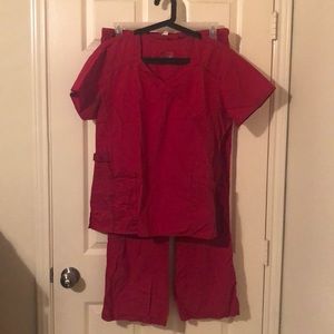Red wonder wink scrubs set size L - used